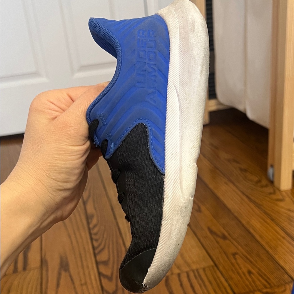 Under Armour Youth Black & Blue Sneakers with Neon Green Logo - Picture 5 of 17